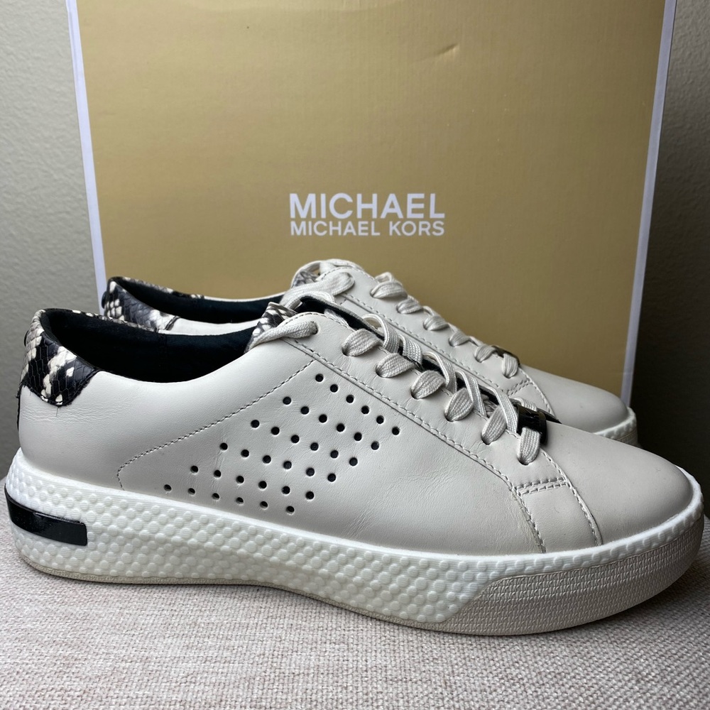 Michael Kors Codie Lace up leather shoes. New.
